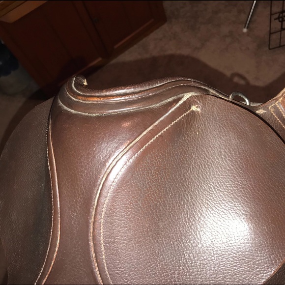 Leather English Saddle - Picture 5 of 8